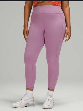 Lululemon Invigorate High-Rise Tight 25"
Jubilee size 12